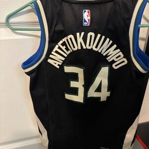 Giannis Bucks Jersey Youth